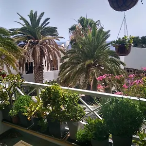 modern-spacious-studio-isla-puerto-del-carmen.in-canary-islands.com/